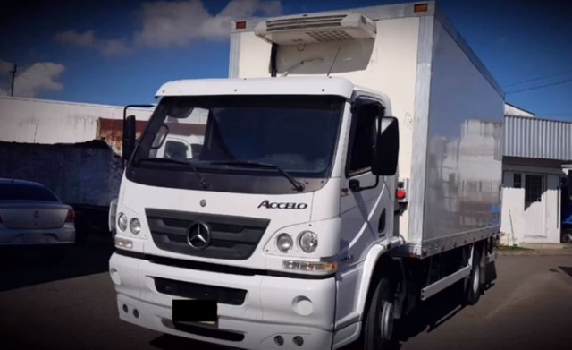 MERCEDES BENZ ACELLO 2017 REFRIGERADO