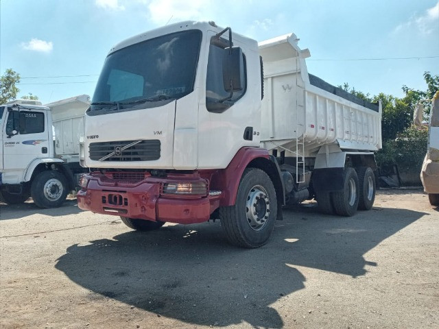 Volvo VM 310 Ano 2011