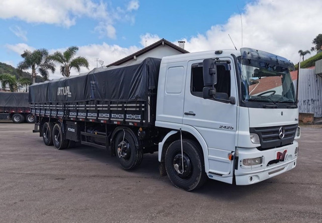 Mercedes Benz  2425 - 2011